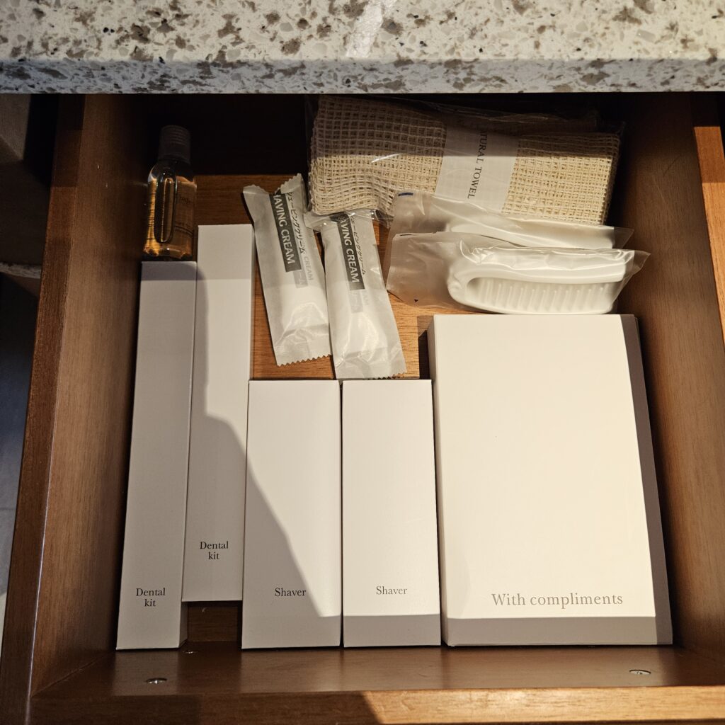 InterContinental Yokohama Pier 8 Dental Kits & Shaver