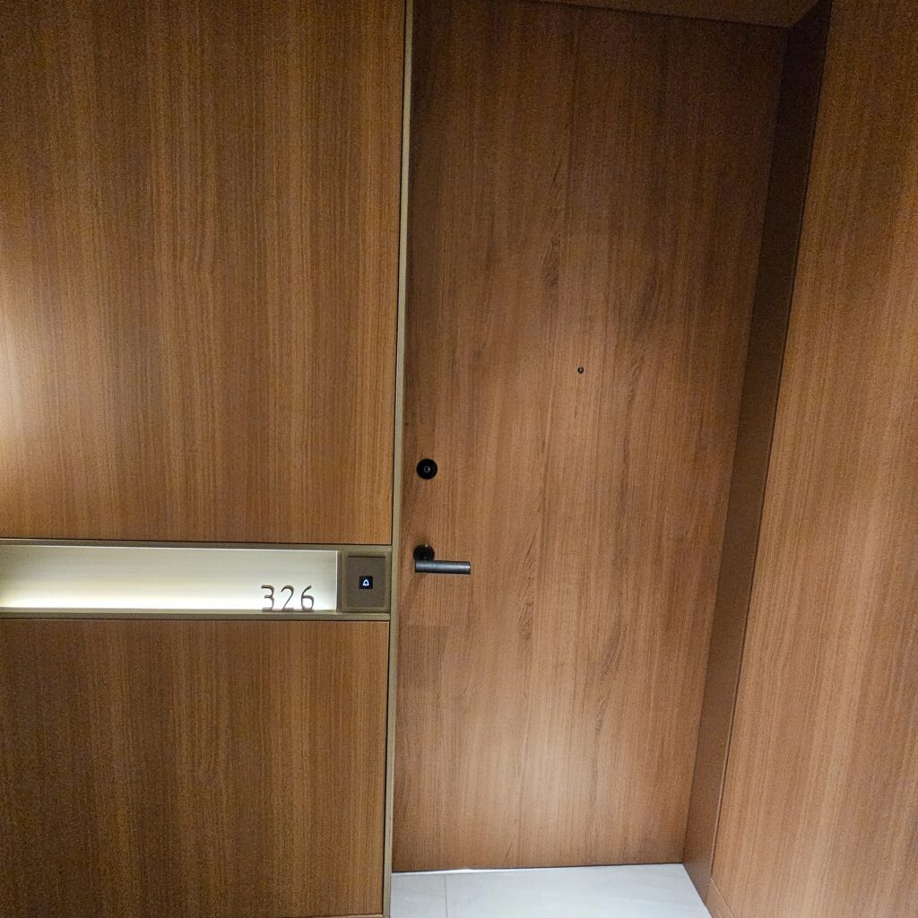 InterContinental Yokohama Pier 8 Guest Room Door