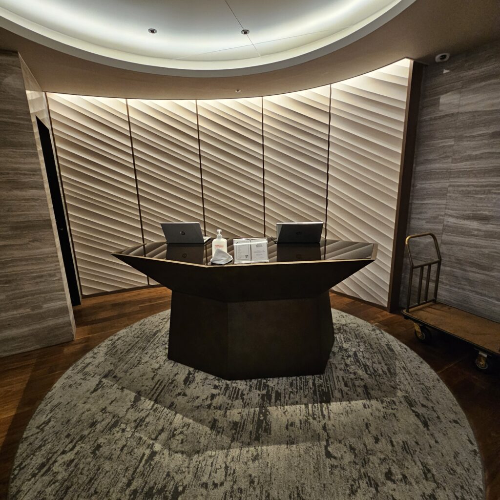 InterContinental Yokohama Pier 8 Club Lounge Reception