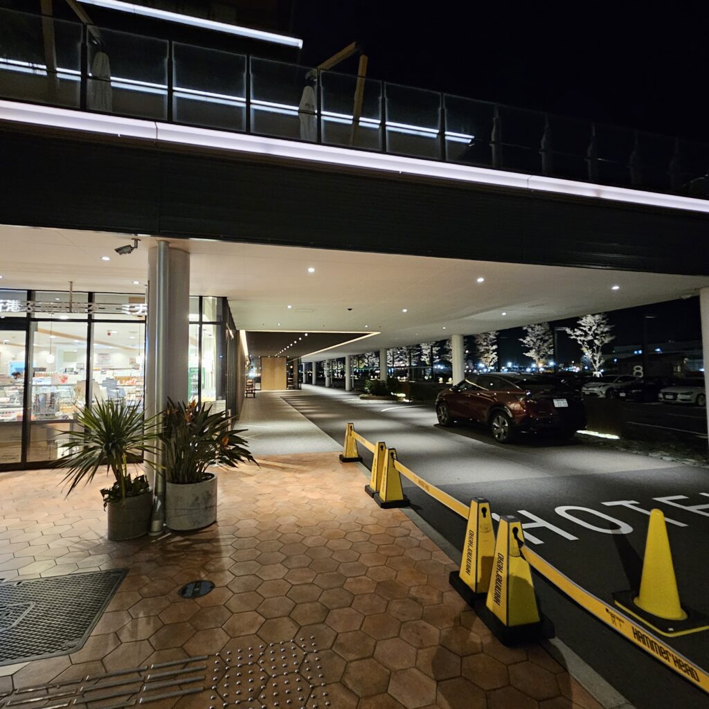 Yokohama Hammerhead- Path to Hotel