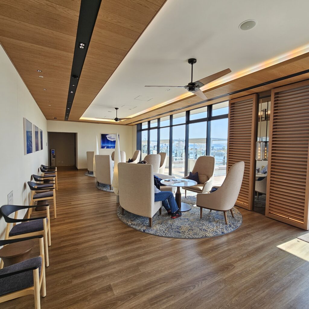 InterContinental Yokohama Pier 8 Lobby