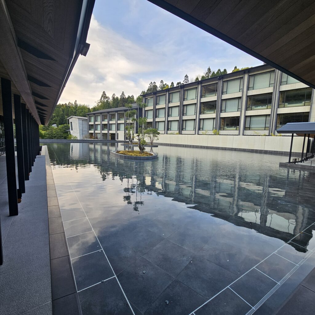 Roku Kyoto Water Basin