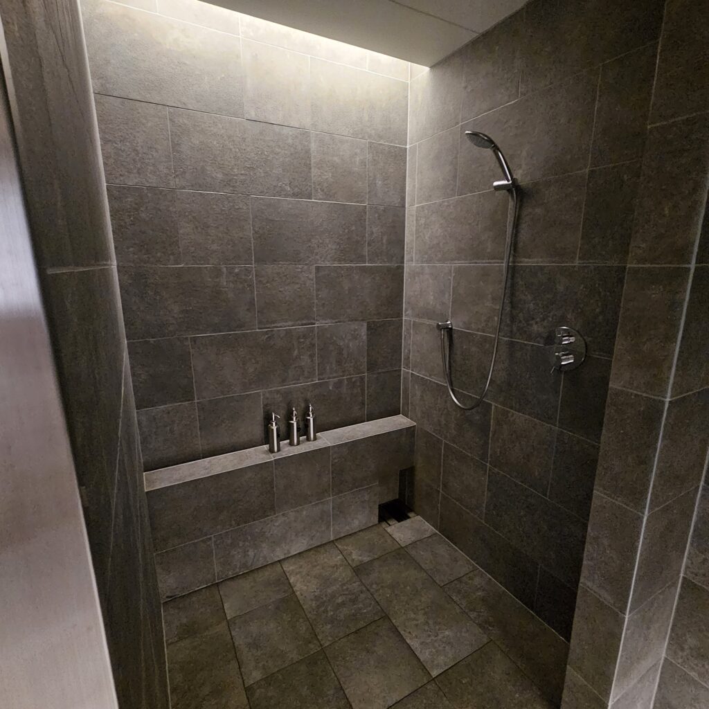 Roku Kyoto Men's Locker Room Showers