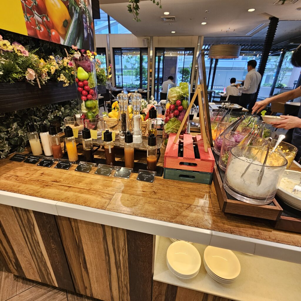 Crowne Cafe Salad Station