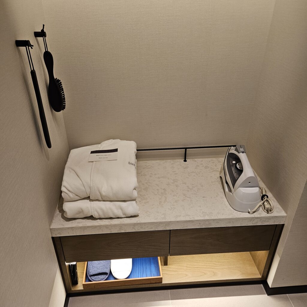 Sakurajima Suite Bathroom Closet