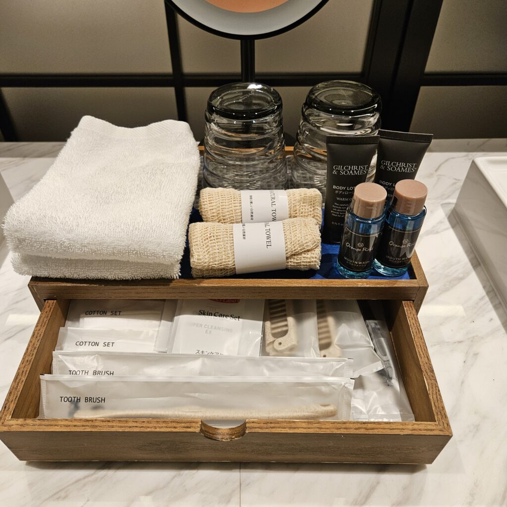 Sakurajima Suite Sinks Amenities