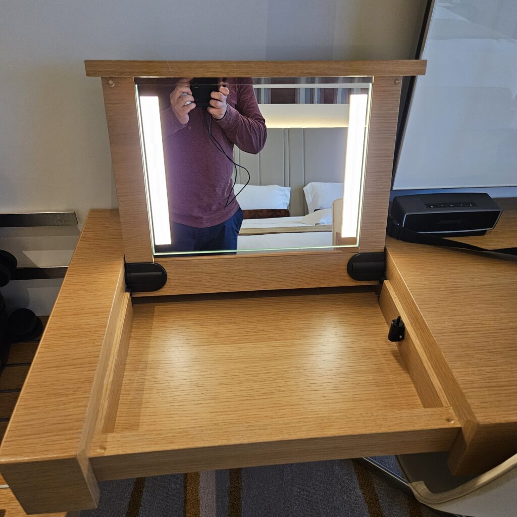 The Prince Gallery Tokyo Deluxe Room Desk Mirror