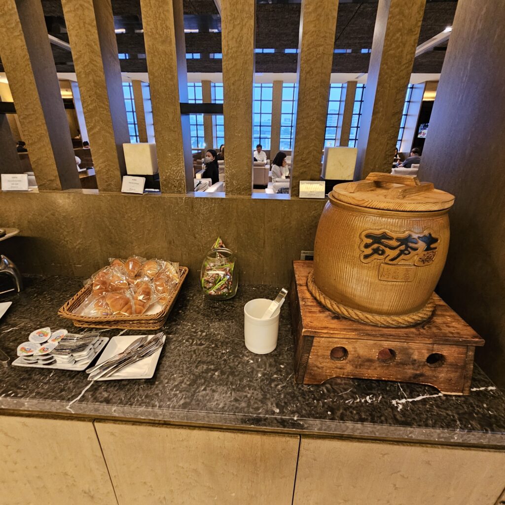 Review: Taipei Songshan Airport VIP Lounge (TSA) 10 Taipei Songshan VIP Lounge Food