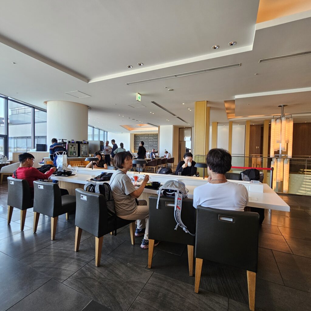 JAL Sakura Lounge NRT Dining Area