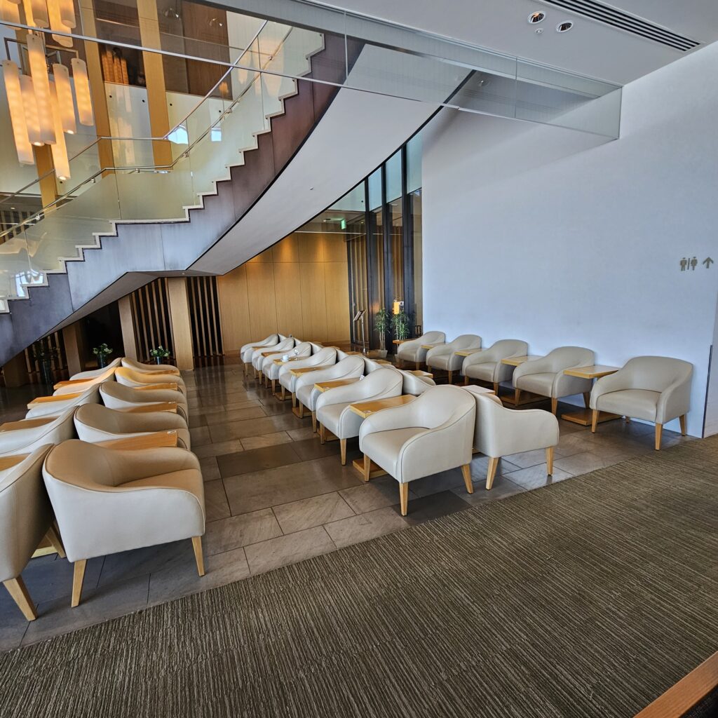JAL Sakura Lounge NRT Lower Floor