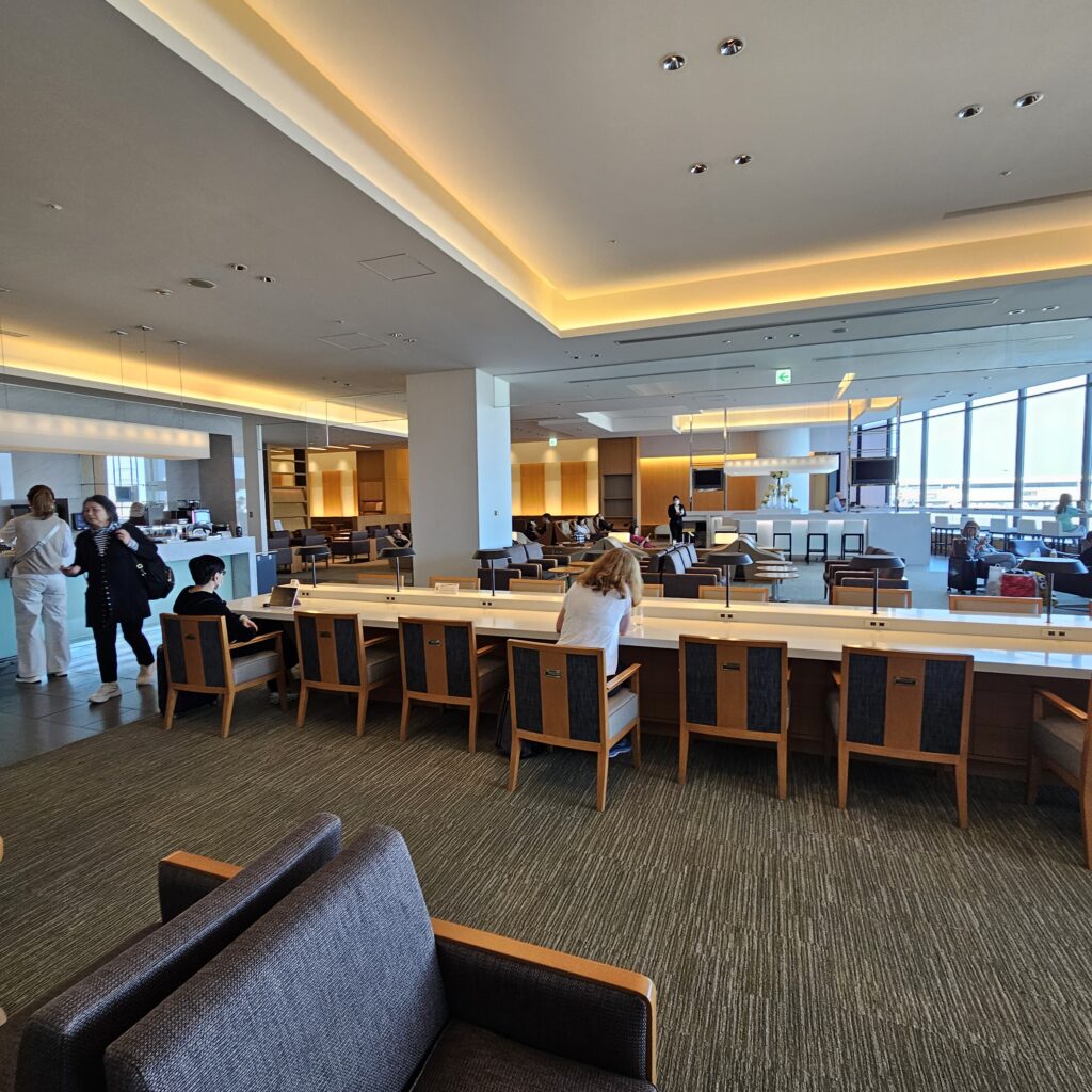 JAL Sakura Lounge NRT Lower Floor