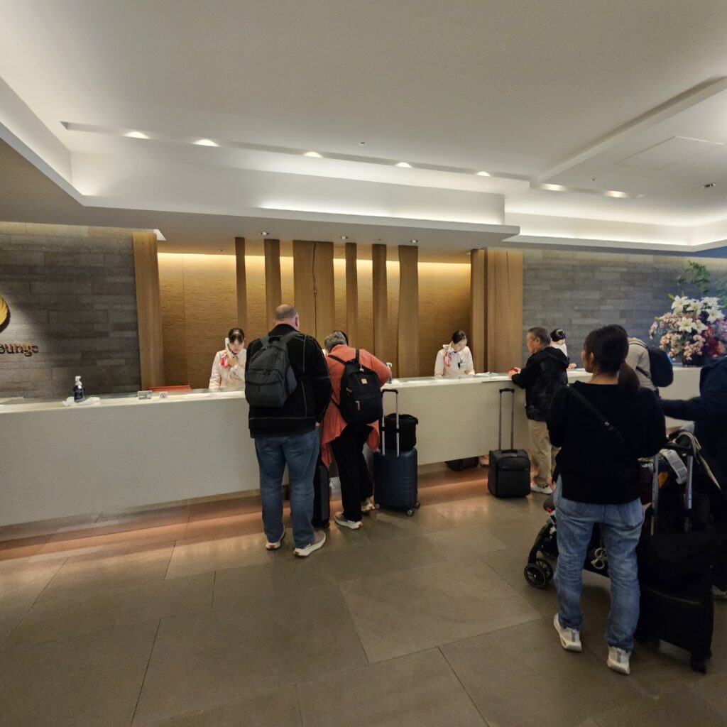 JAL Sakura Lounge NRT Reception