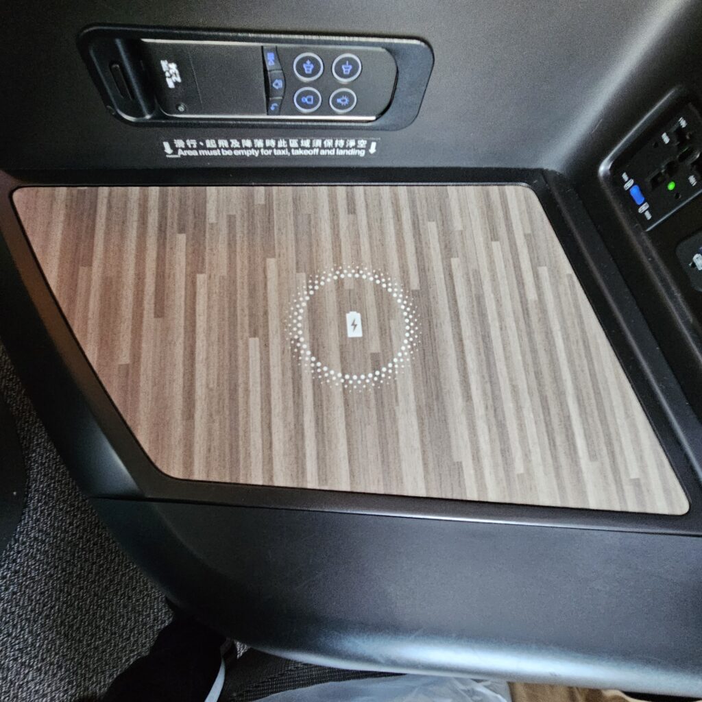 Starlux Airbus A330-900neo Business Class Seat Qi-Wireless Charging