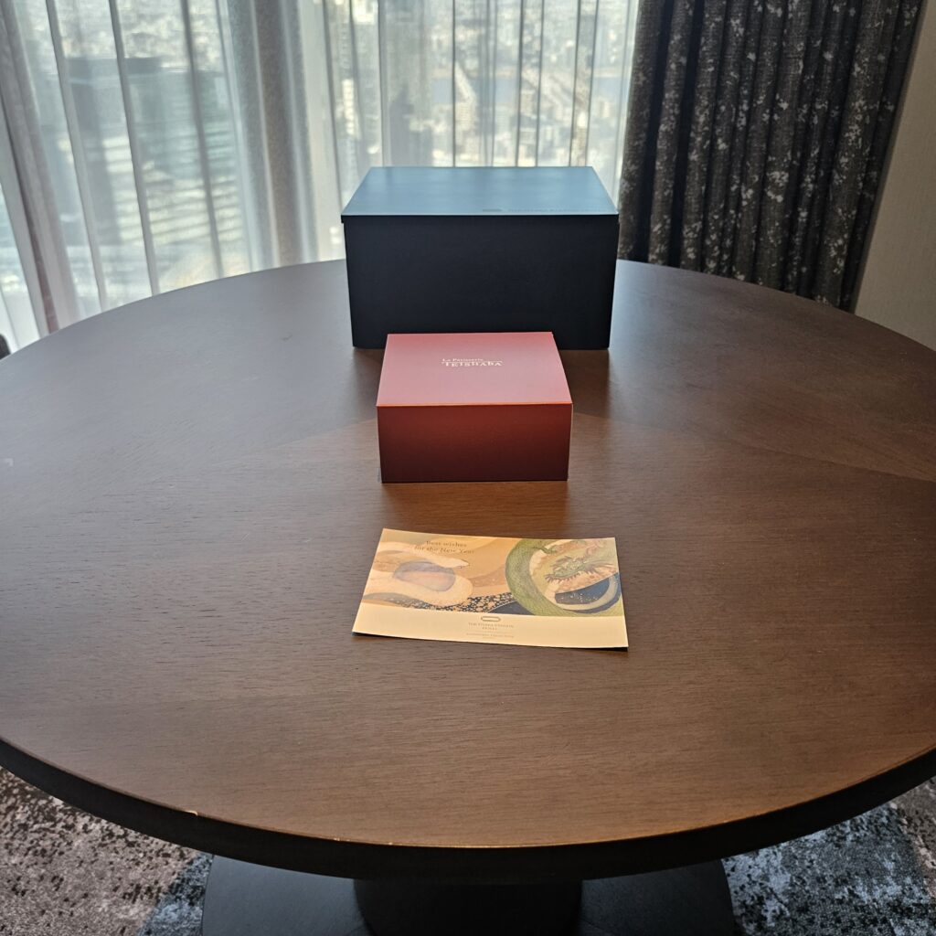 The Osaka Station Hotel, Autograph Collection Room Round Table