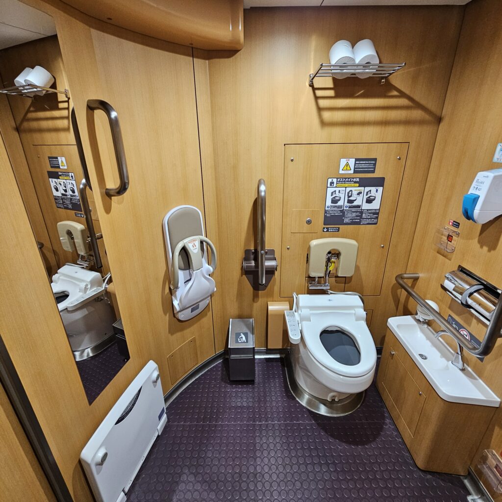 Review: Revaty Kegon (Tobu 500-series) Limited Express Train (Nikko-Asakusa) 7 Revaty Train Universal Access Toilet